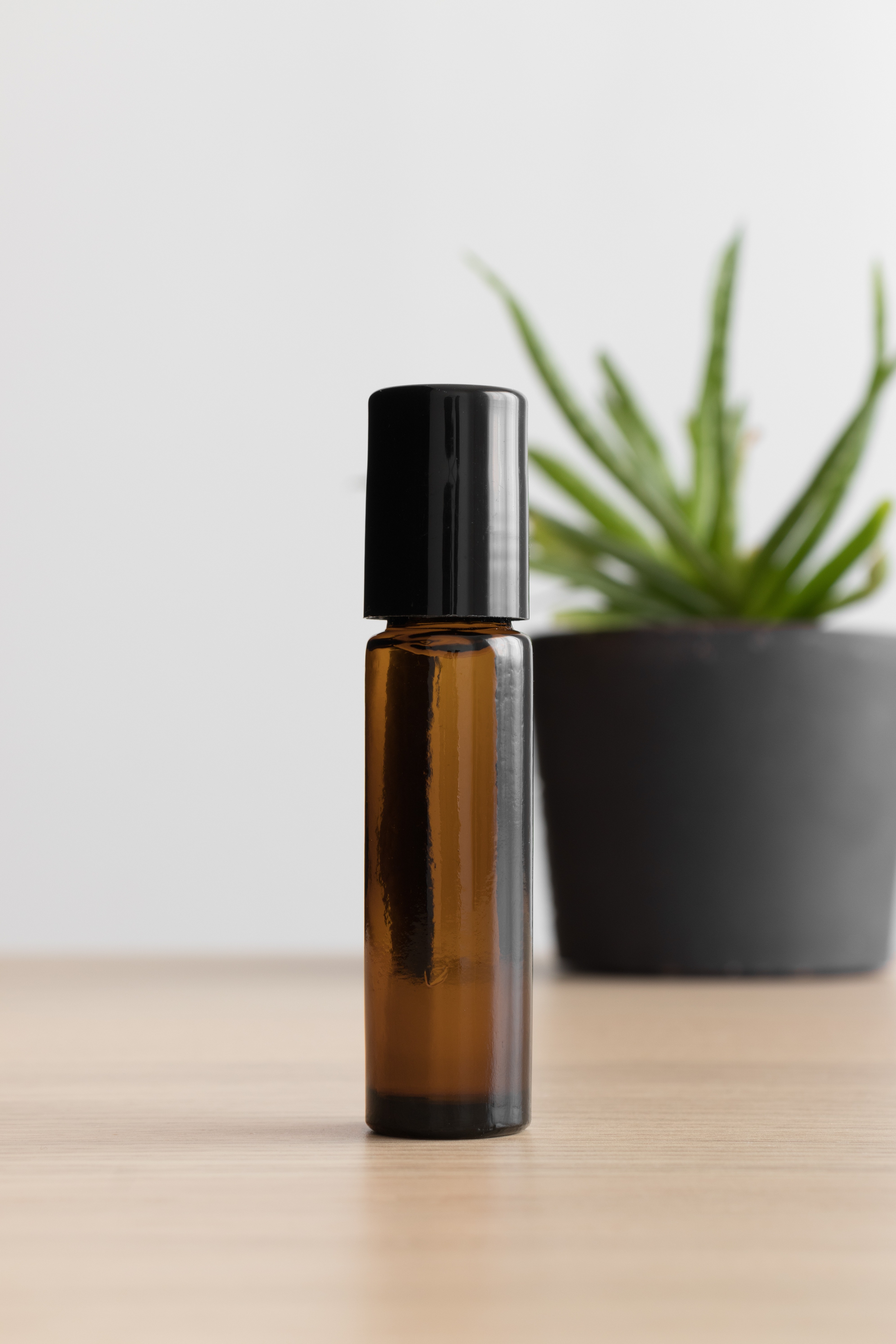 DIY Sinus Headache Rollerball: Easy Natural Remedy AdobeStock 482406537