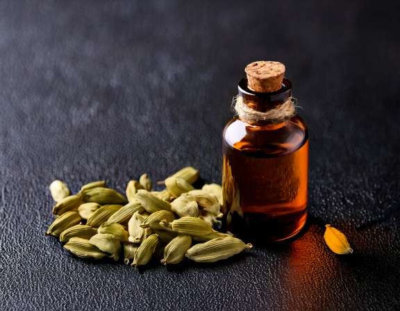 Cardamom Essential Oil Blends for Diffusing at Home