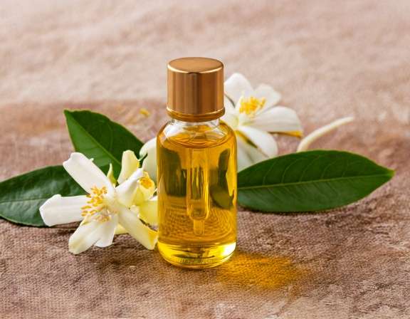 Neroli Essential Oil for a Calmer Evening: 7 Easy Ideas