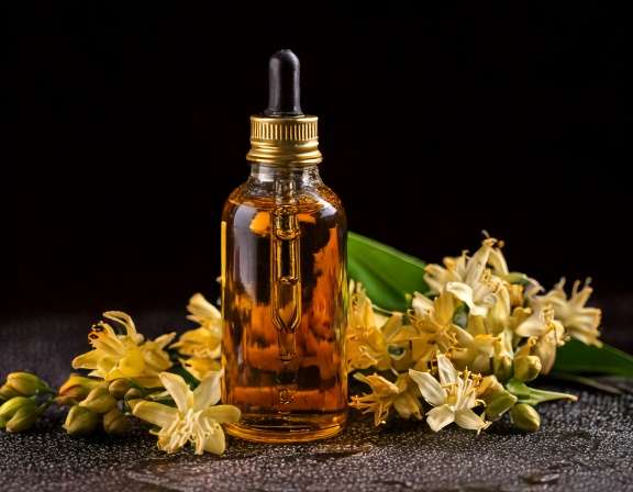 How to Use Agarwood Essential Oil for Calm Evenings