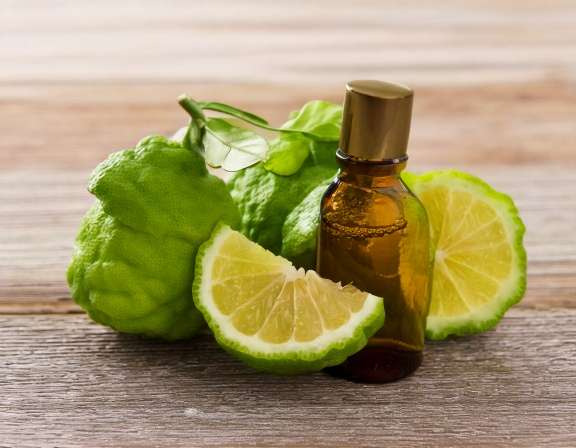 firefly generate an image of bergamot essential oil; alternative medicine, aromatherapy, mass 498550